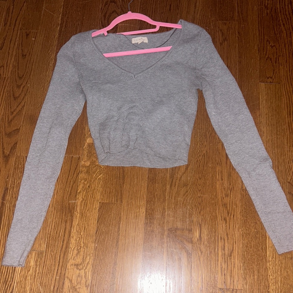 CROPPED MINI GREY SWEATER